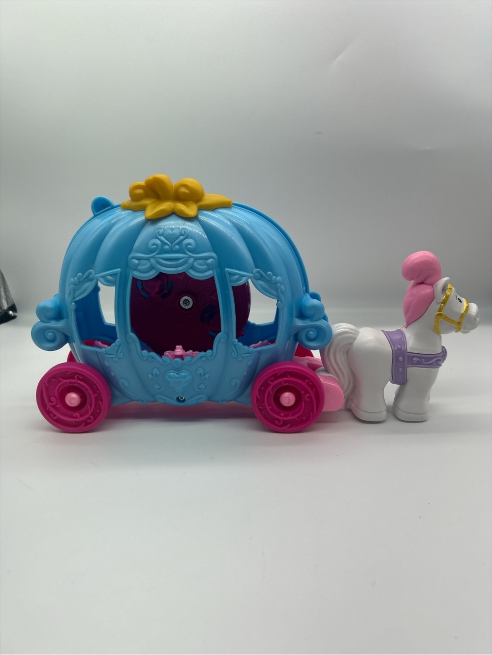 Fisher-Price Little People Disney Princess Cinderella’s Dancing Carriage Coach - Picture 10 of 13